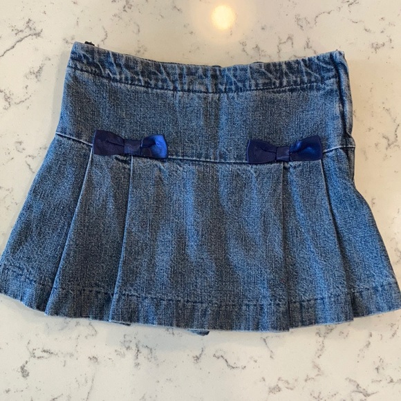 Gymboree Other - Pleated denim toddler skort with bows